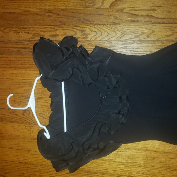 Bebe LBD layered neckline Size Small bodycon dress with slimming design - Picture 3 of 11